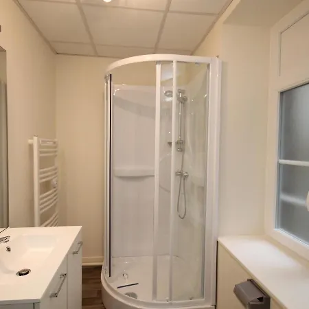 T3 Au Mont-dore Avec Wifi Et Balcon, Pres Du Centre - Fr-1-608-84 Apartment *